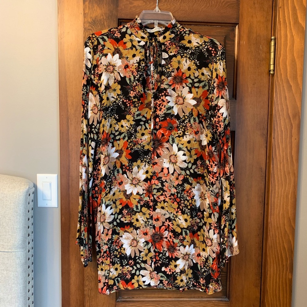 Floral, ties at the neck, dress